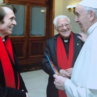 El Papa se reúne durante casi una hora con el Padre Ángel: "Me ha pedido que, a pesar de ser viejos, sigamos soñando"