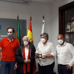 Reunión con Noelia García Leal, alcaldesa de Los Llanos, para planificar proyectos para ayudar a los damnificados.